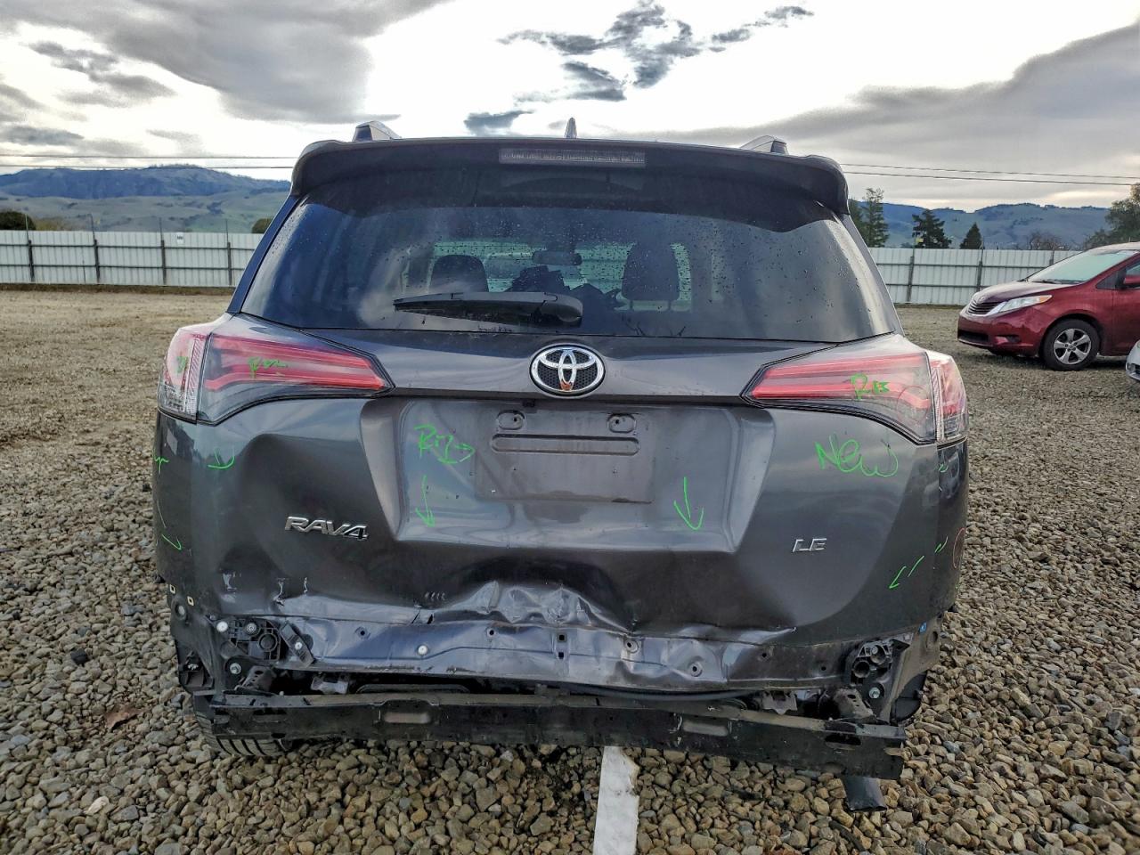 2017 TOYOTA RAV4 LE photo 6