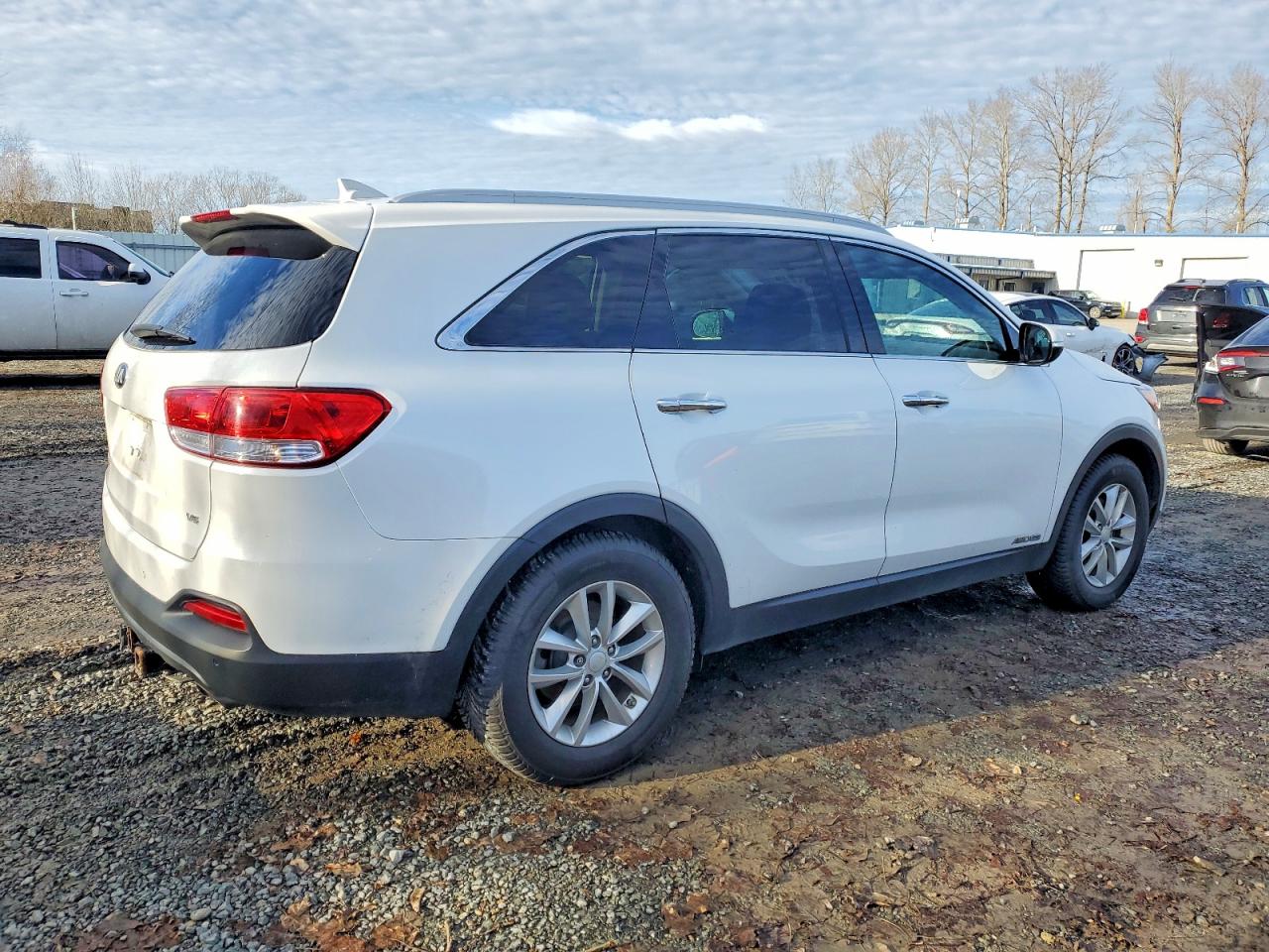 2017 KIA SORENTO LX photo 3