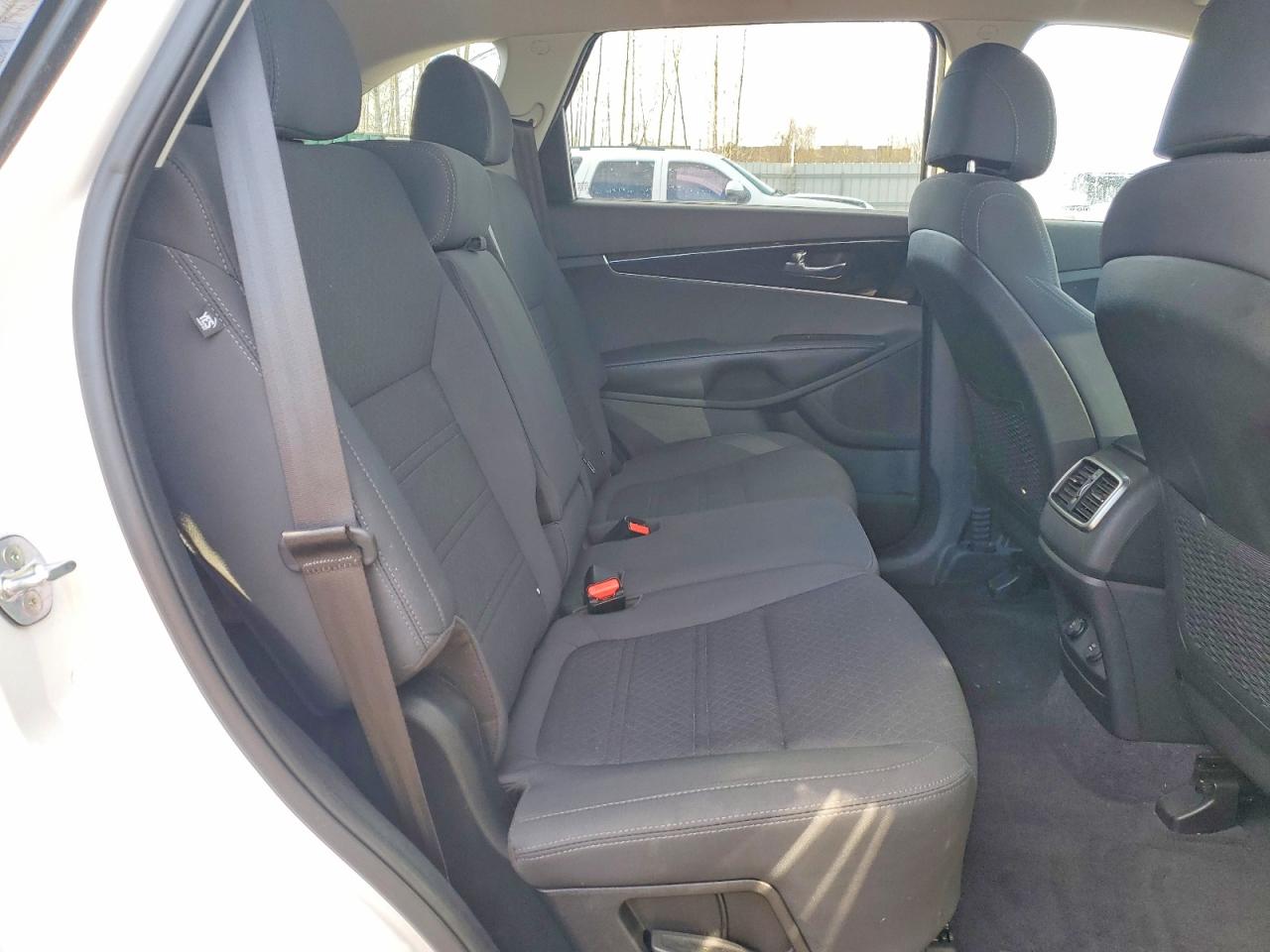 2017 KIA SORENTO LX photo 11