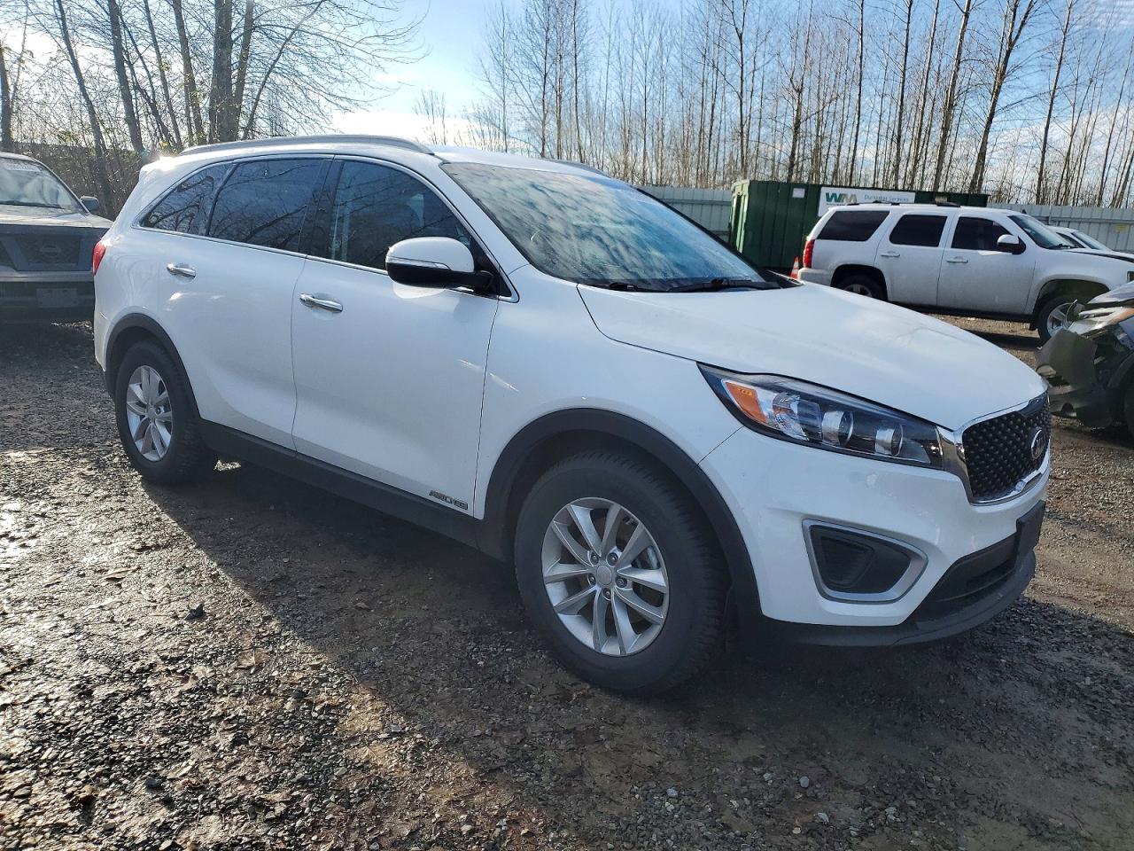 2017 KIA SORENTO LX photo 4