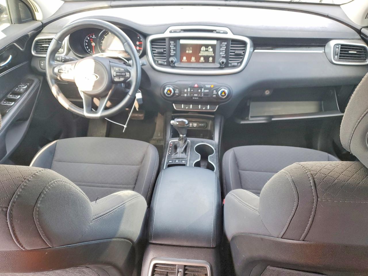 2017 KIA SORENTO LX photo 8