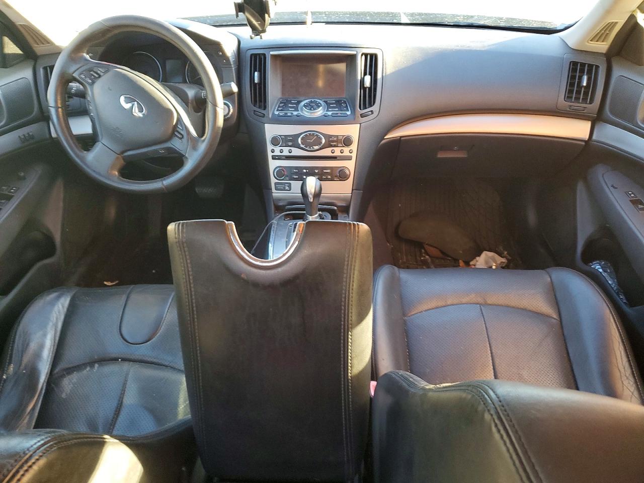 2013 INFINITI G37 photo 8