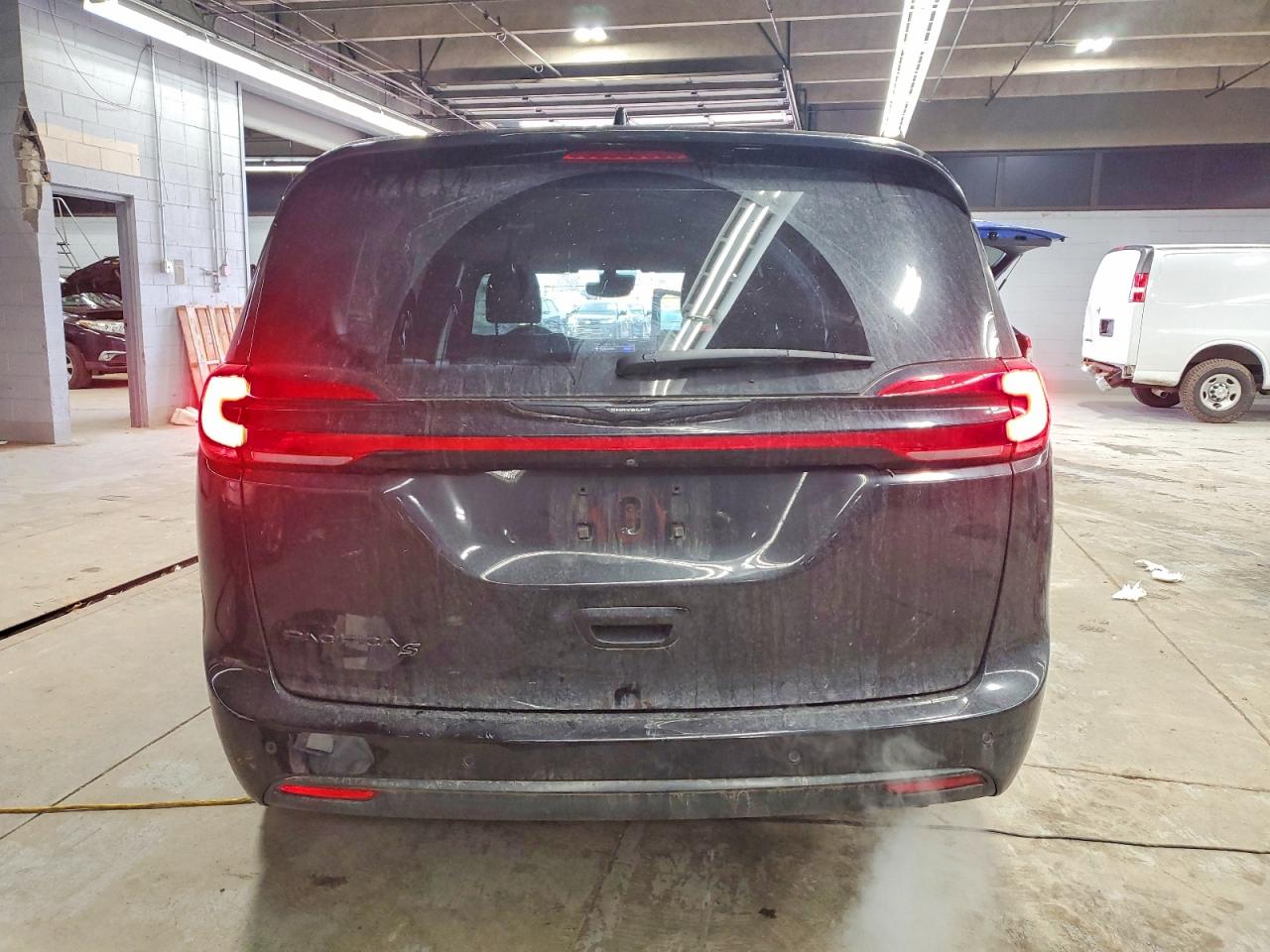 2023 CHRYSLER PACIFICA photo 16