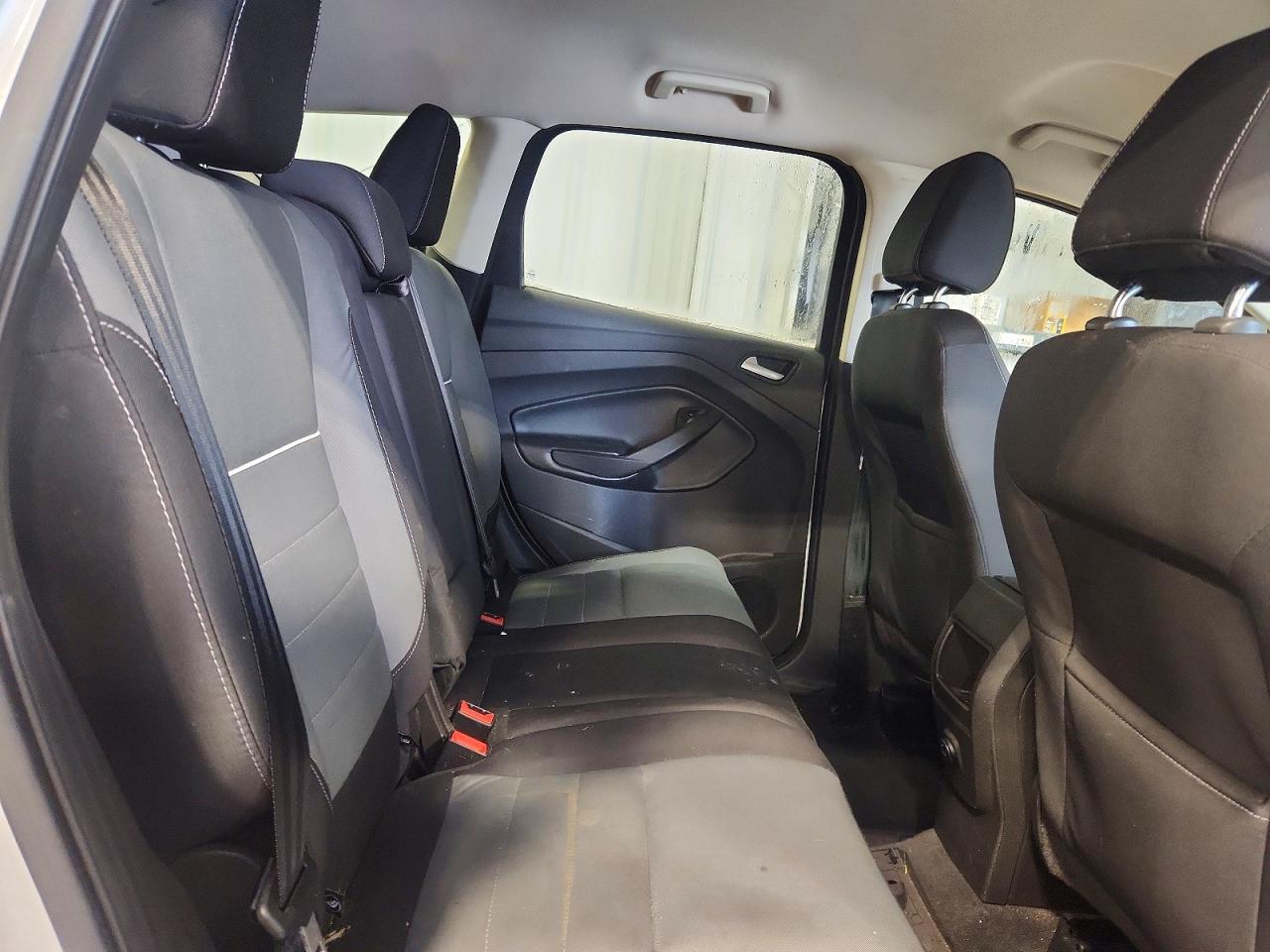 2015 FORD ESCAPE SE photo 11