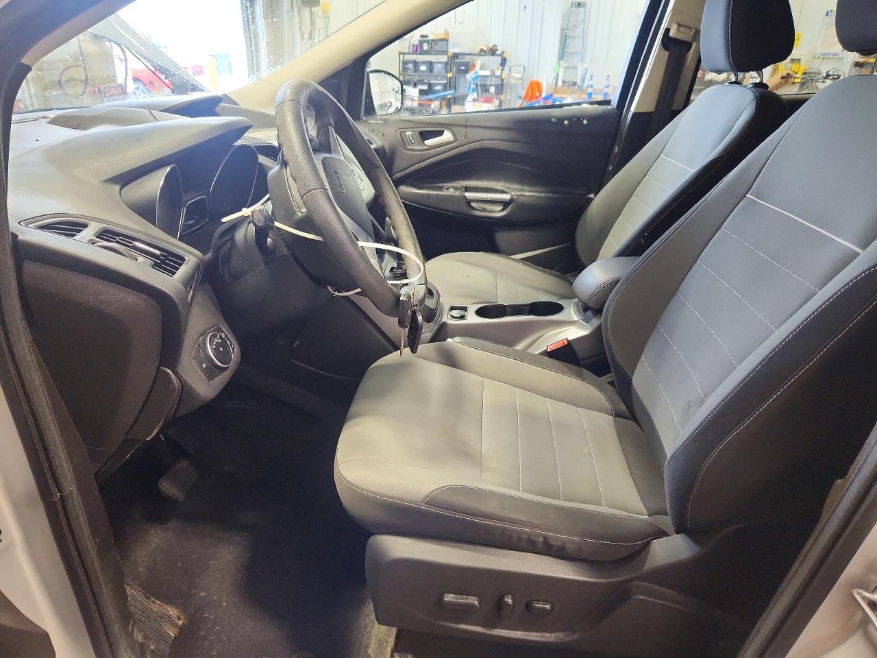 2015 FORD ESCAPE SE photo 7