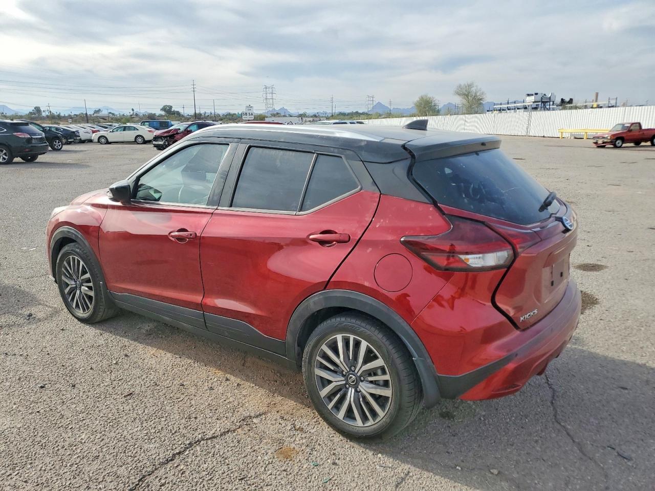 2021 NISSAN KICKS SV photo 2