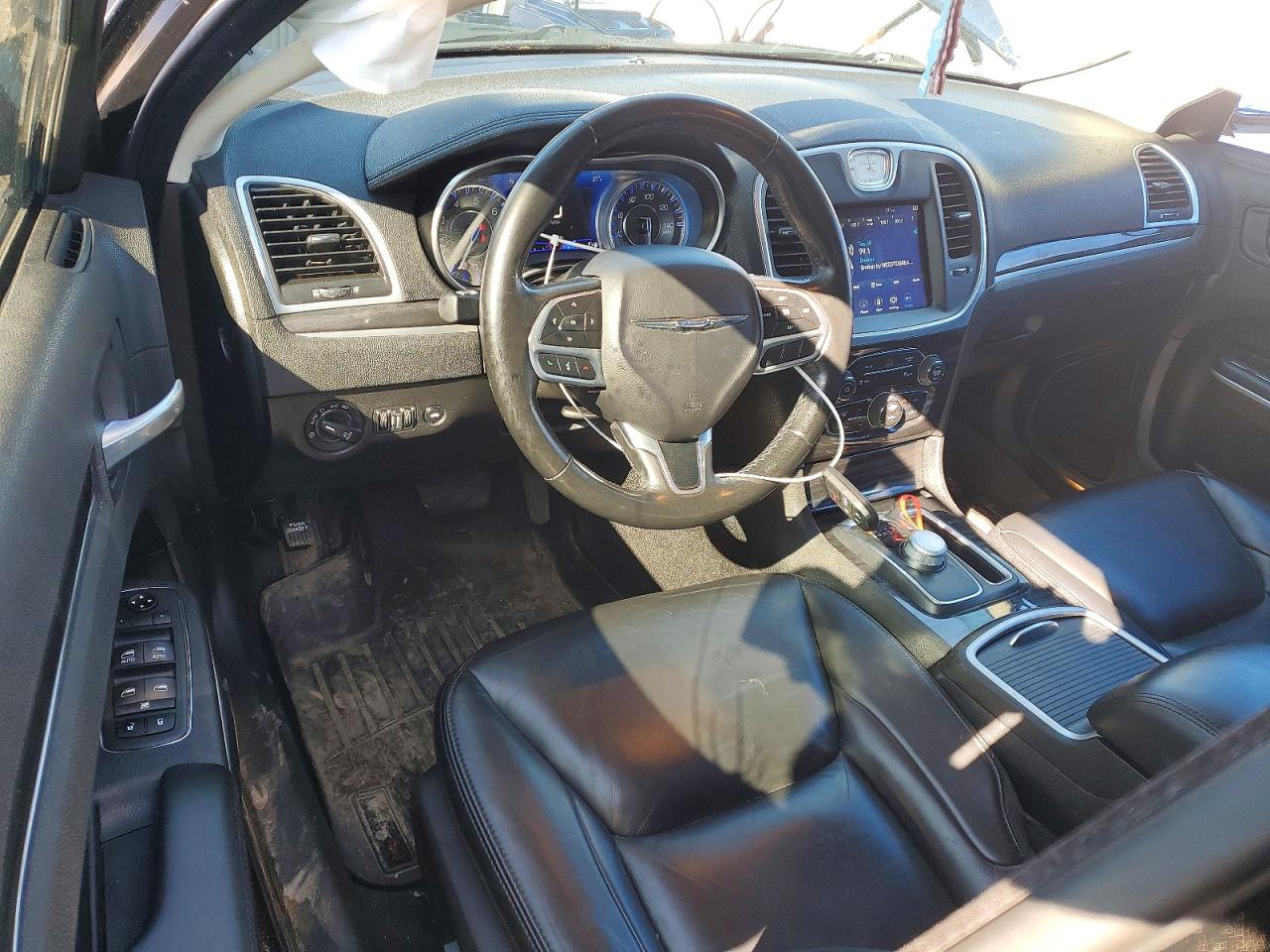 2021 CHRYSLER 300 TOURING photo 8
