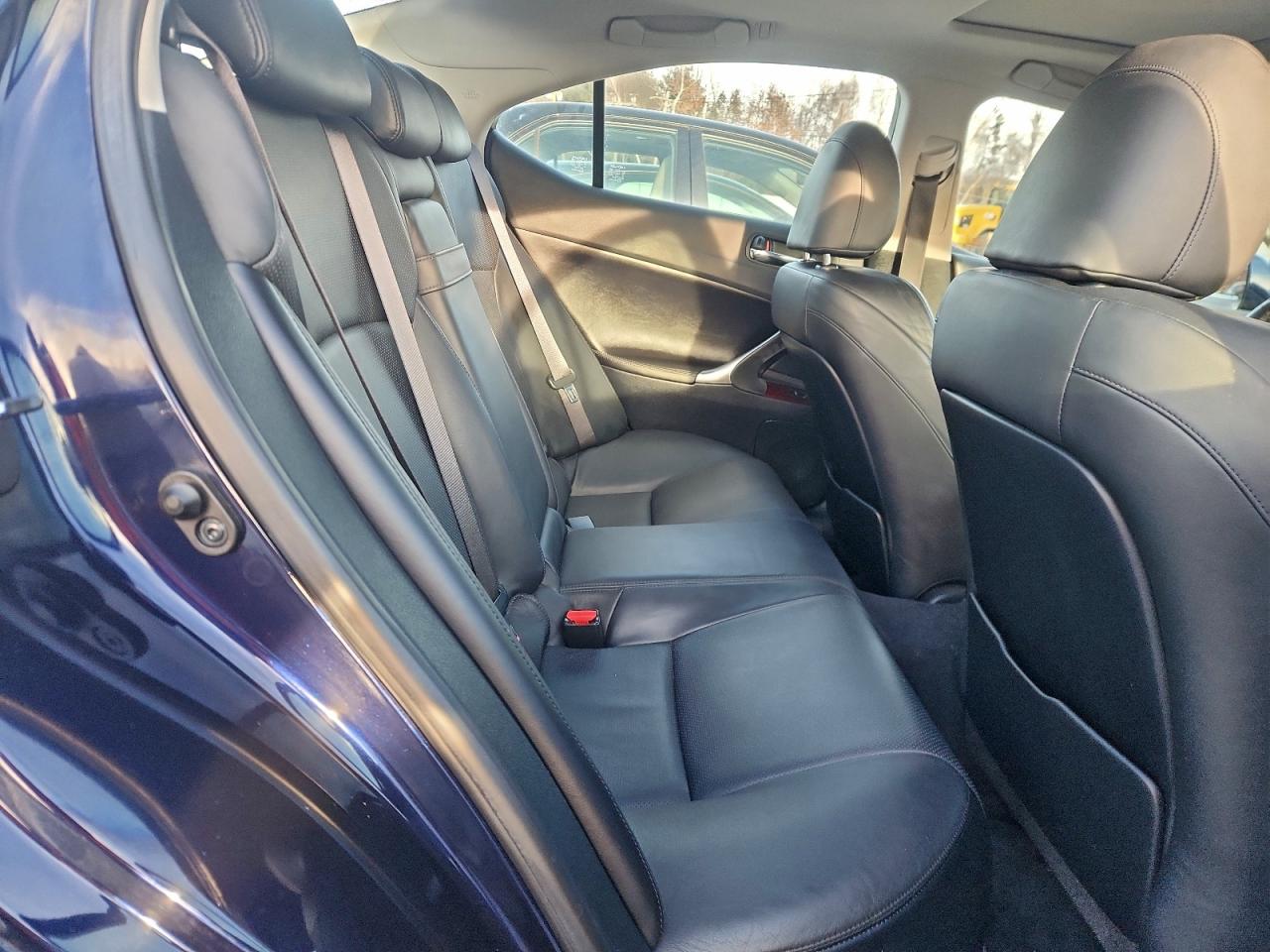 2007 LEXUS IS 250 photo 10