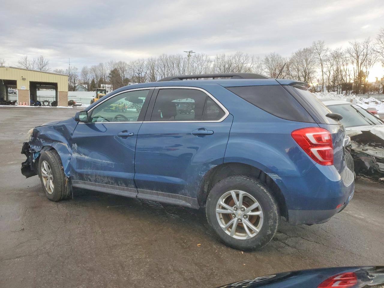 2016 CHEVROLET EQUINOX LT photo 2