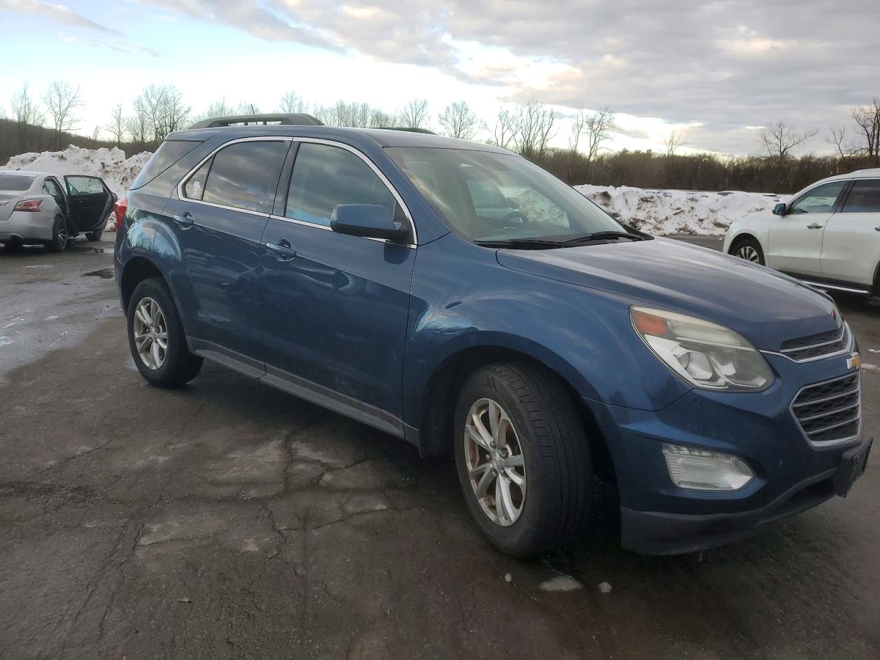 2016 CHEVROLET EQUINOX LT photo 4