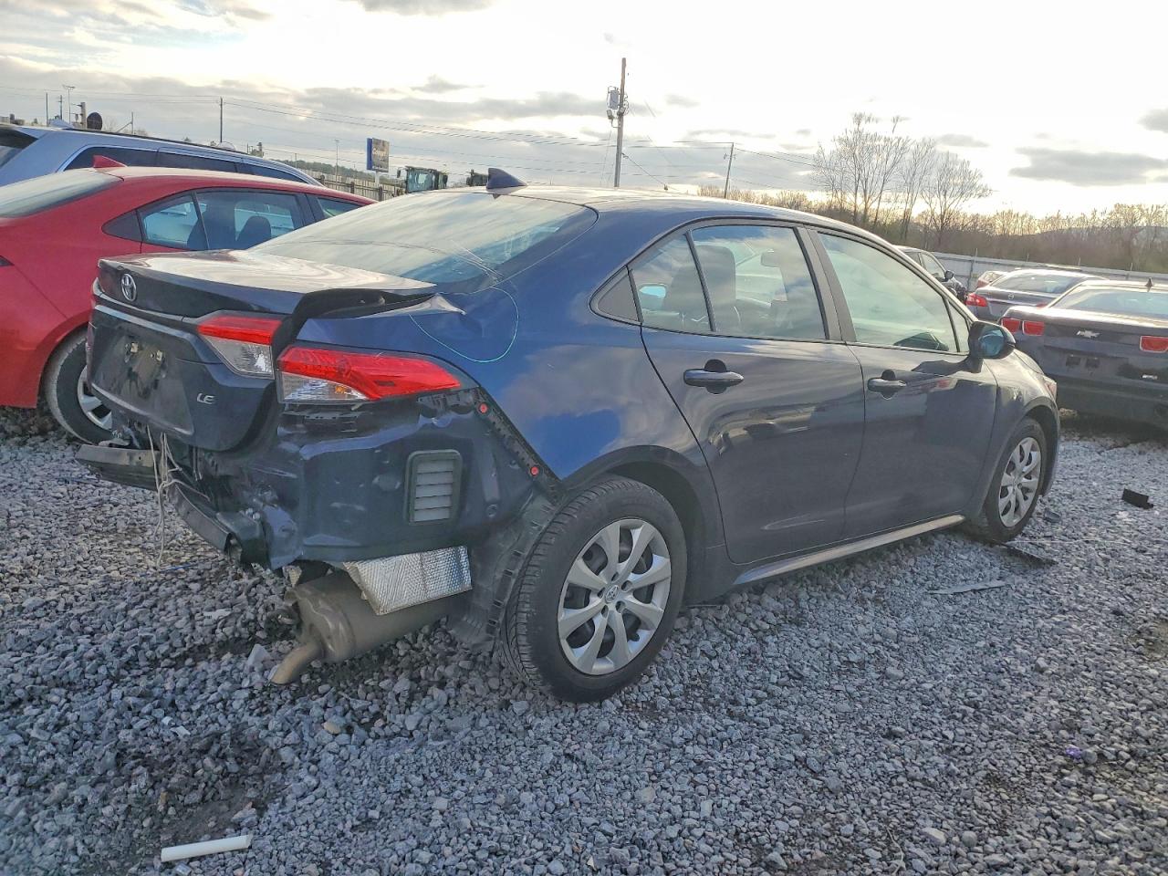2022 TOYOTA COROLLA LE photo 3