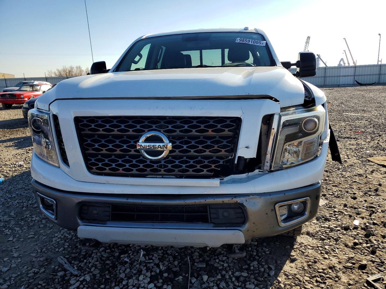 2017 NISSAN TITAN XD SL photo 5