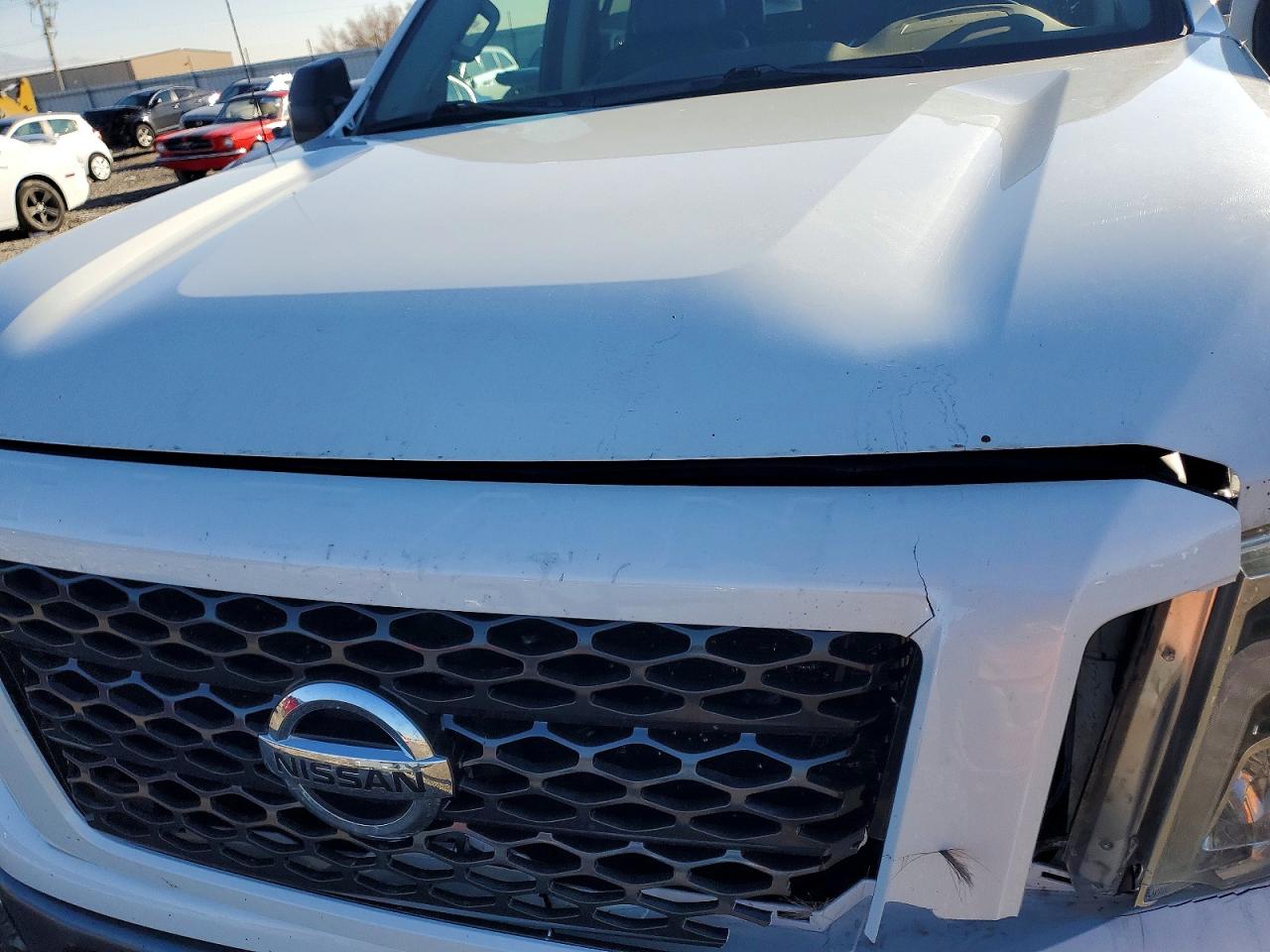 2017 NISSAN TITAN XD SL photo 11