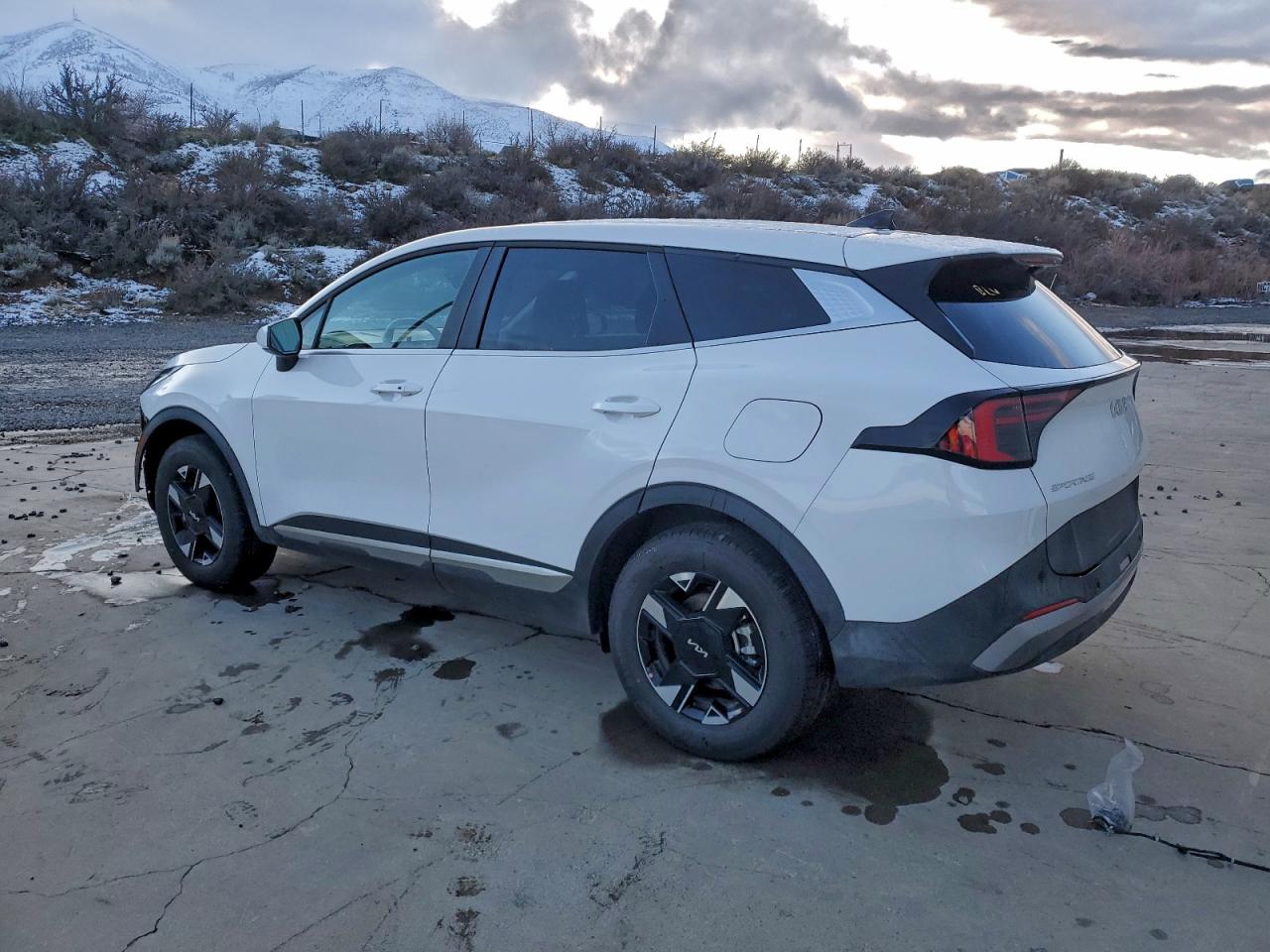 2026 KIA SPORTAGE LX photo 2