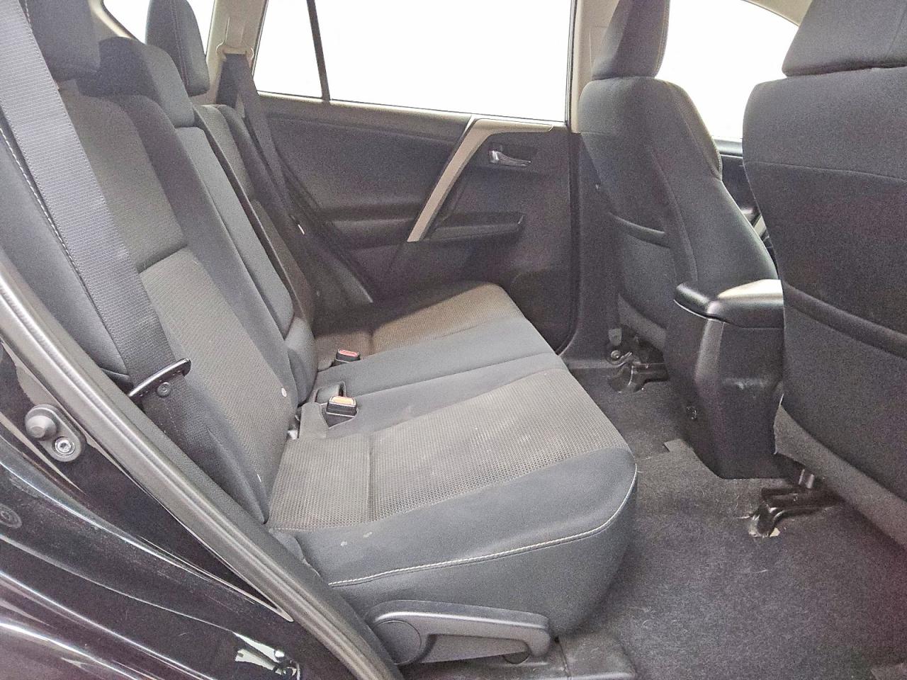 2016 TOYOTA RAV4 XLE photo 11