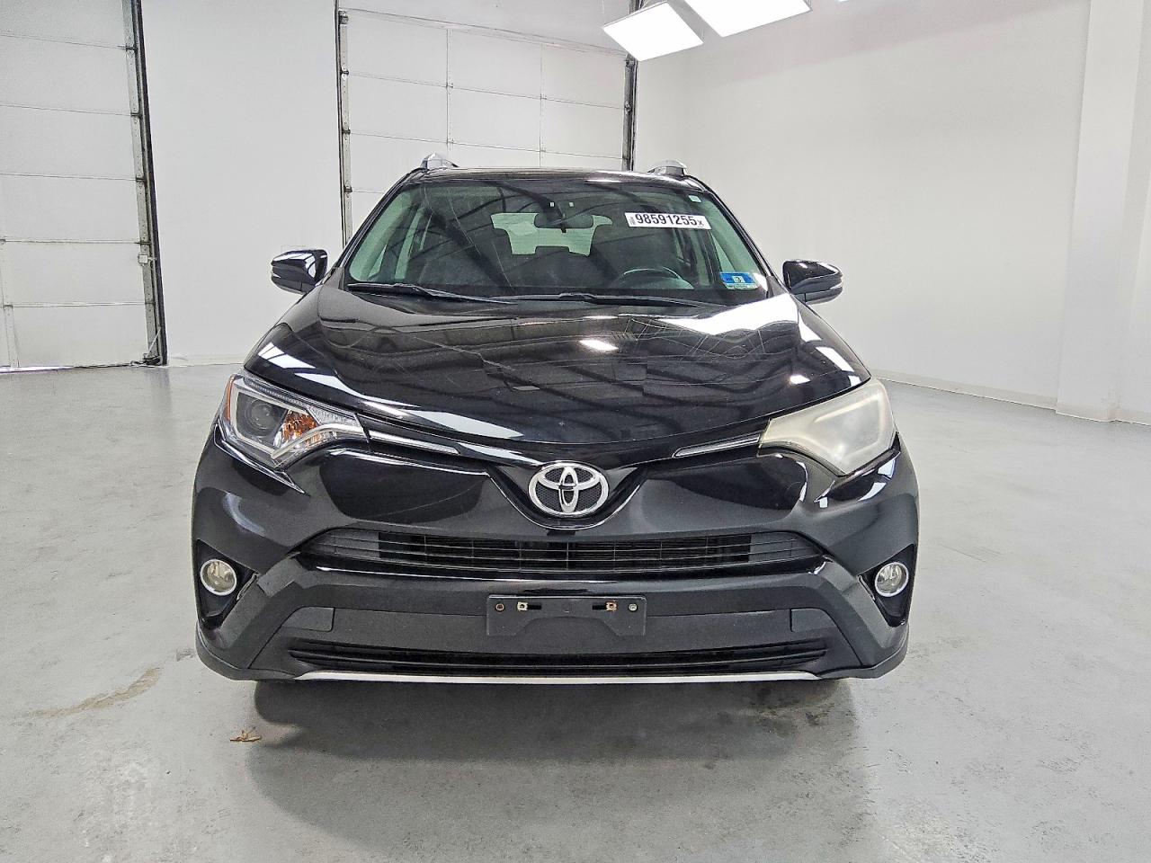 2016 TOYOTA RAV4 XLE photo 5