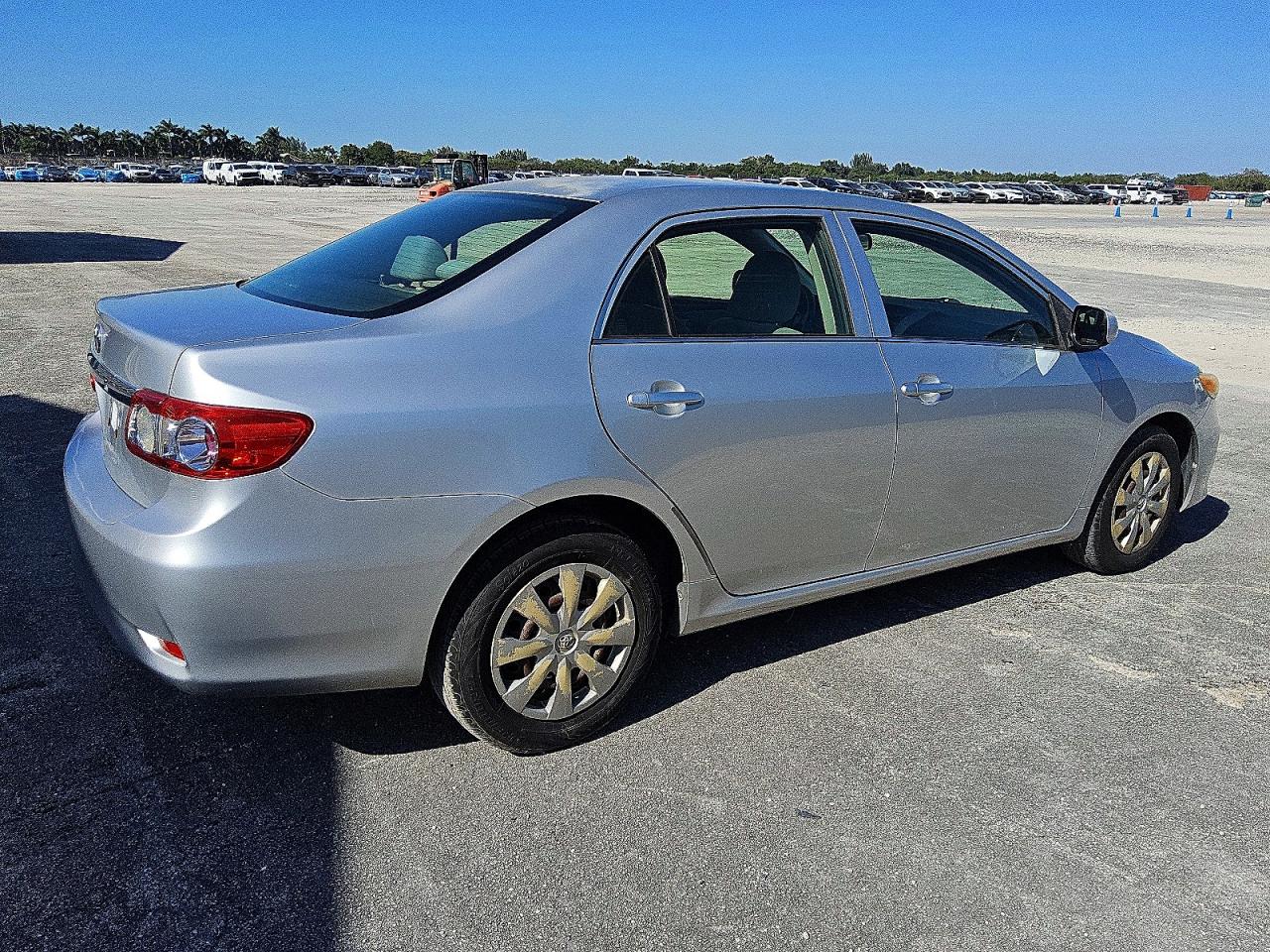 2013 TOYOTA COROLLA BASE photo 3