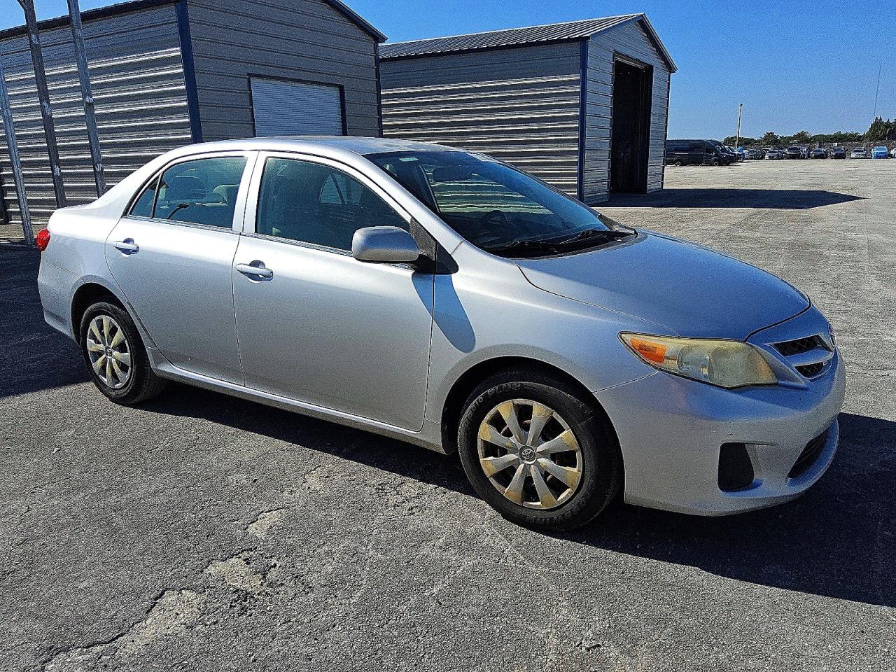 2013 TOYOTA COROLLA BASE photo 4