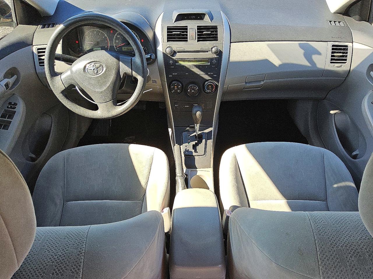 2013 TOYOTA COROLLA BASE photo 8