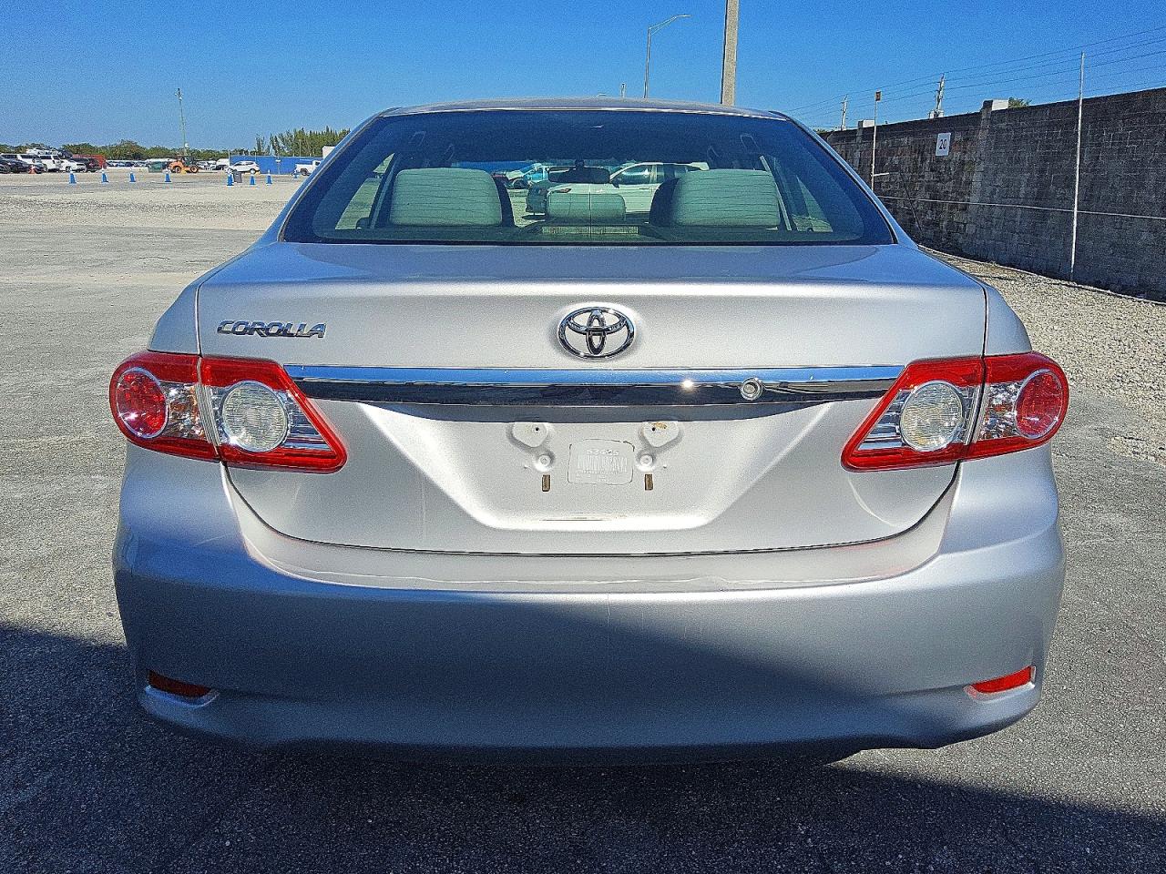 2013 TOYOTA COROLLA BASE photo 6