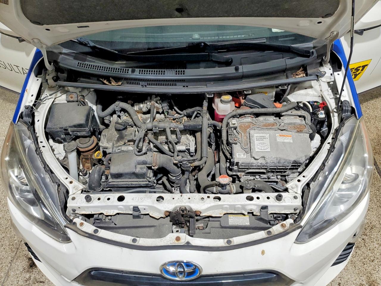 2016 TOYOTA PRIUS C photo 21
