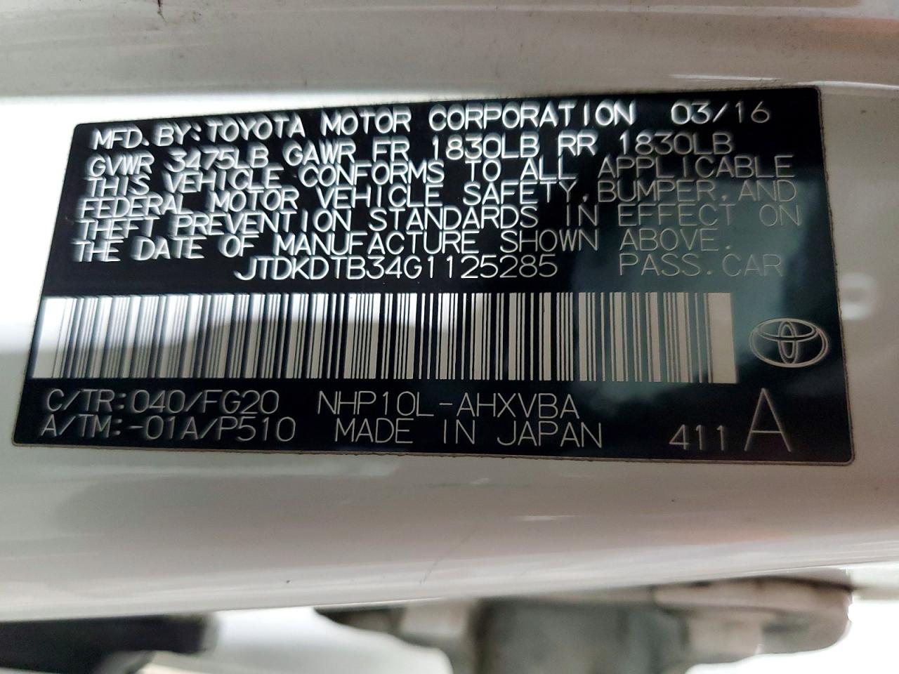 2016 TOYOTA PRIUS C photo 23