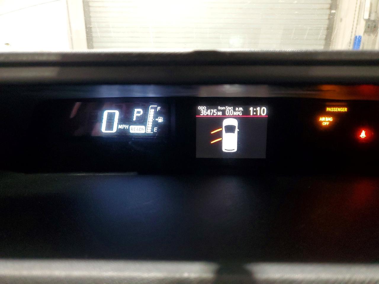 2016 TOYOTA PRIUS C photo 17