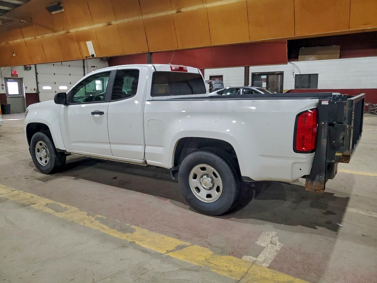 2018 CHEVROLET COLORADO photo 2