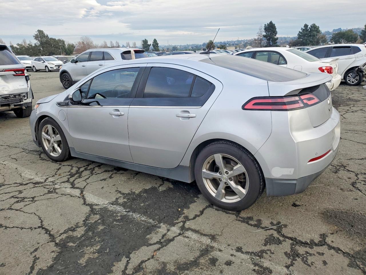 2013 CHEVROLET VOLT photo 2