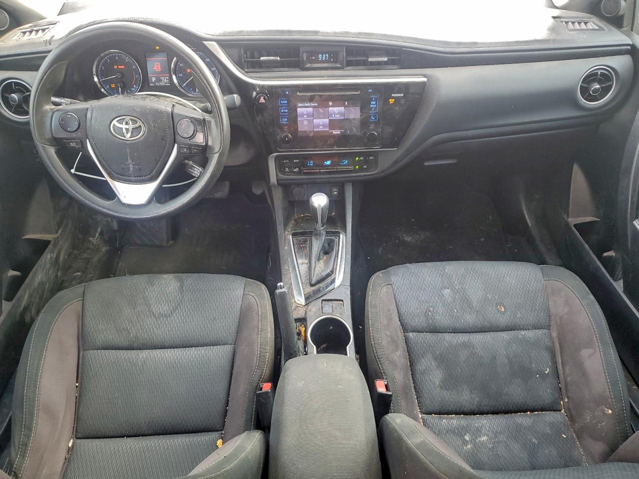 2017 TOYOTA COROLLA L photo 8