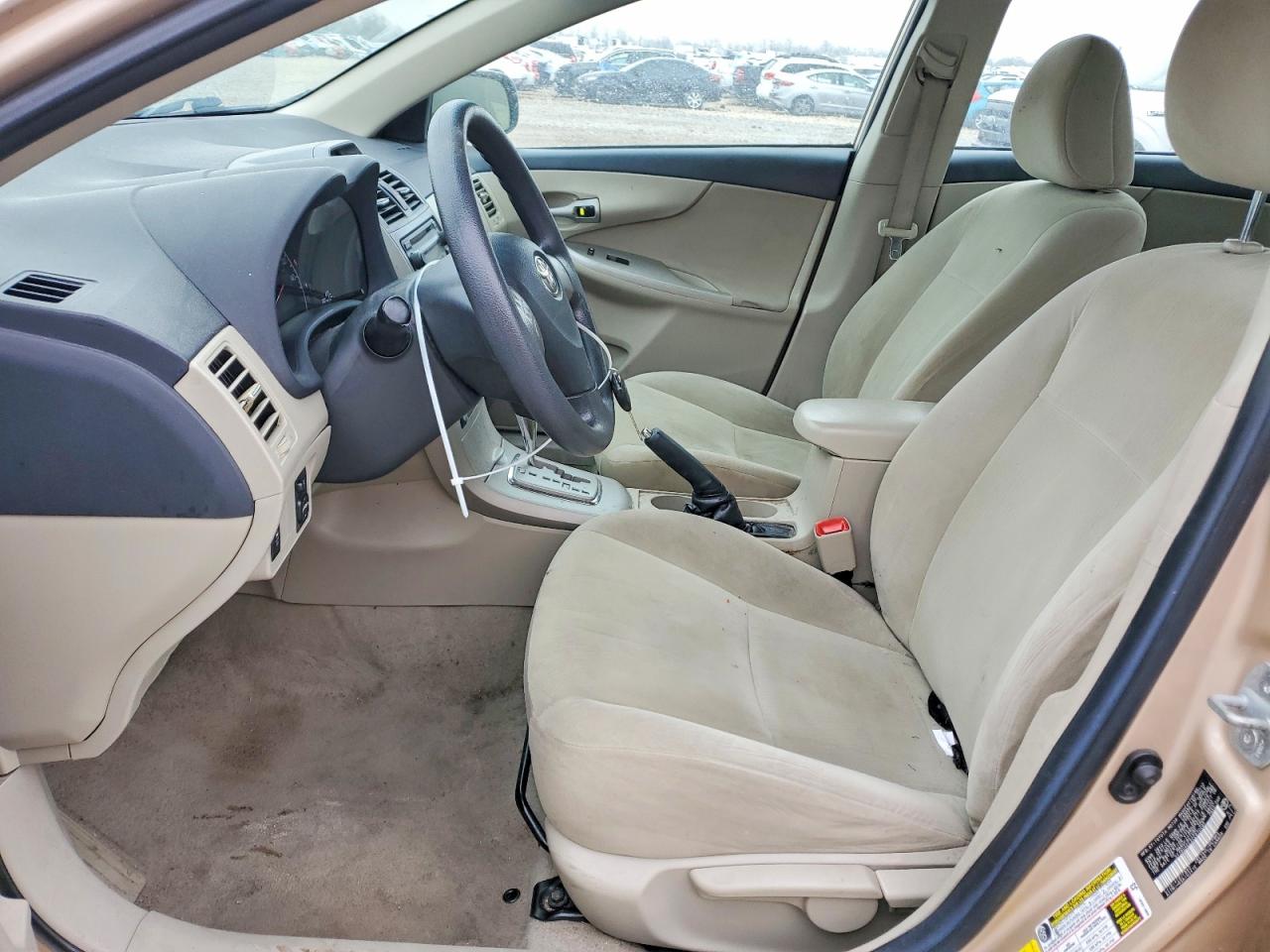 2012 TOYOTA COROLLA BASE photo 13