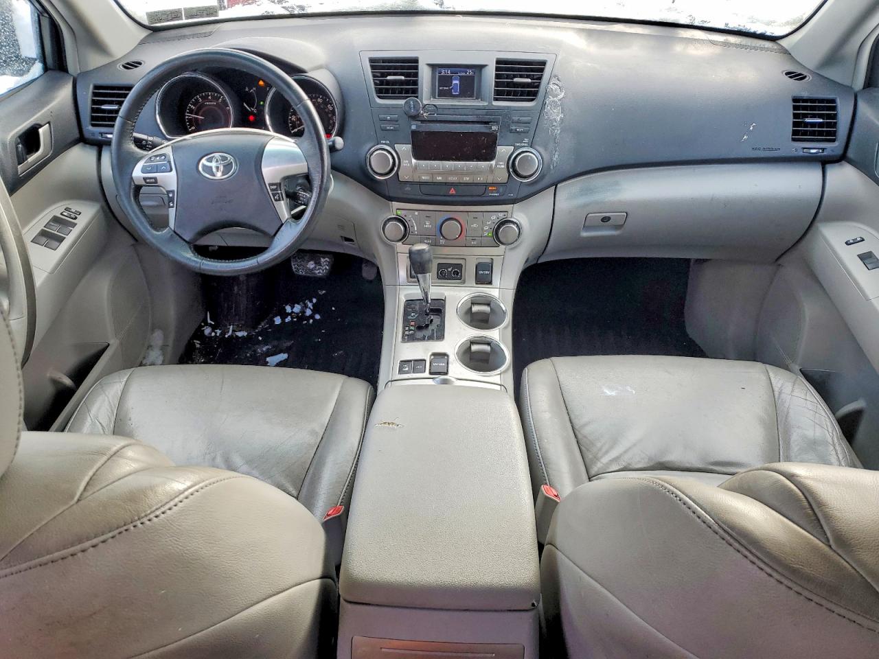 2012 TOYOTA HIGHLANDER BASE photo 8