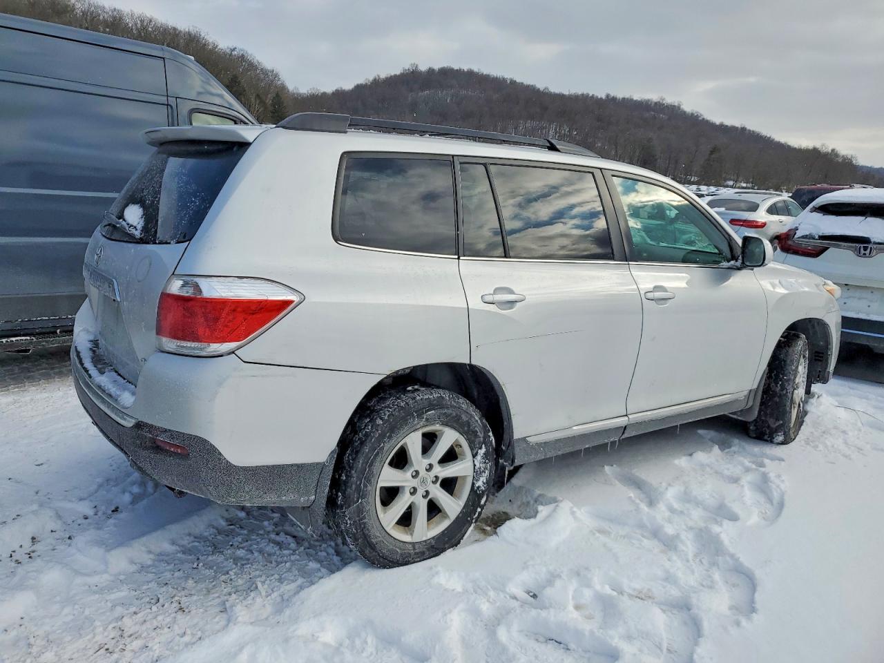 2012 TOYOTA HIGHLANDER BASE photo 3