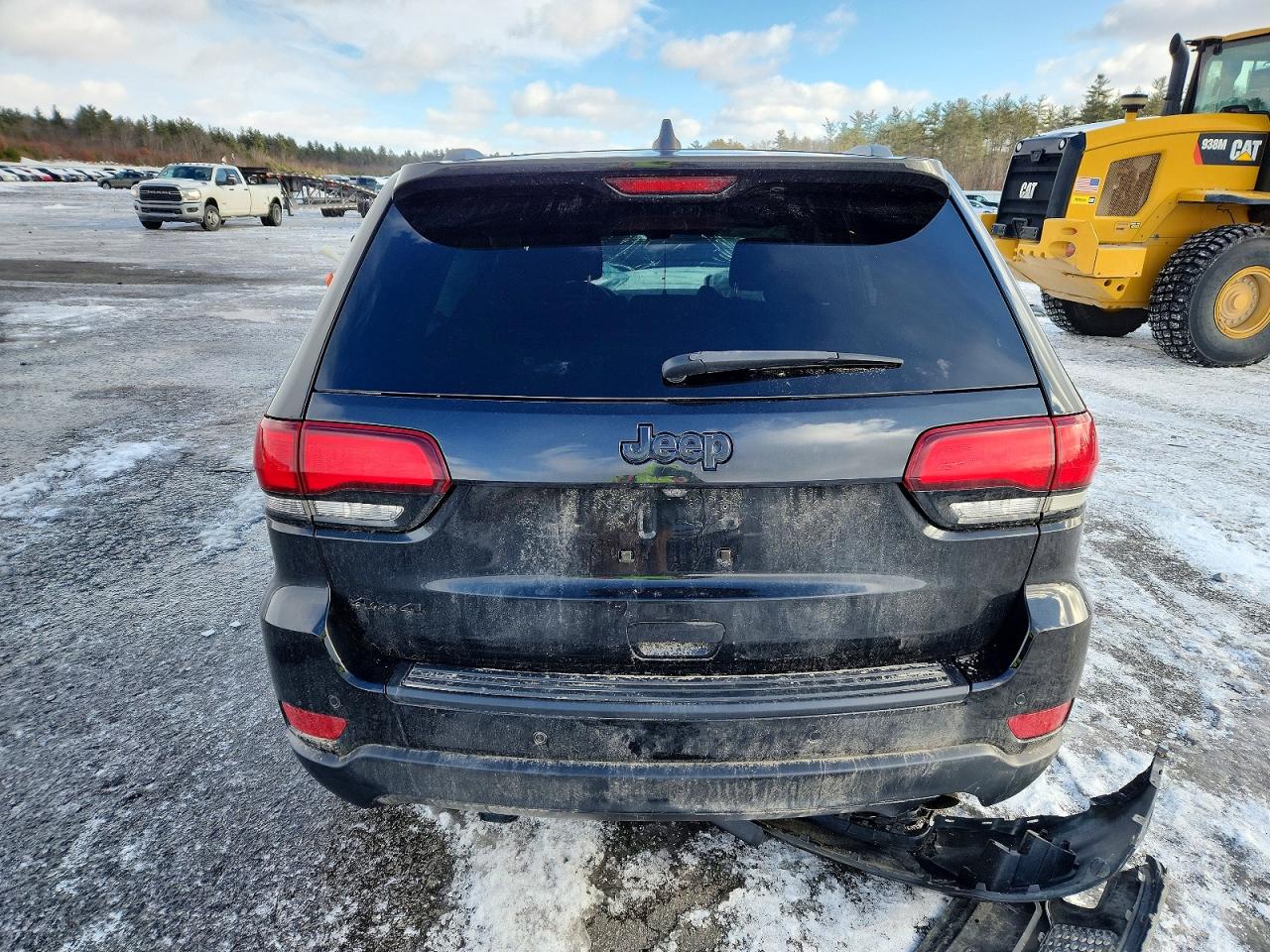 2019 JEEP GRAND CHEROKEE LAREDO photo 6