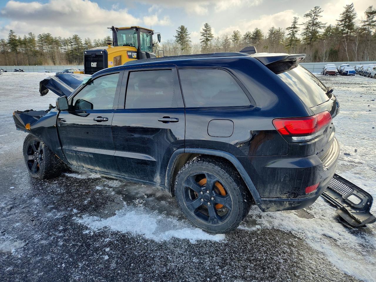2019 JEEP GRAND CHEROKEE LAREDO photo 2