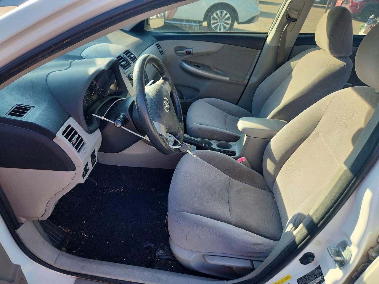 2011 TOYOTA COROLLA BASE photo 7