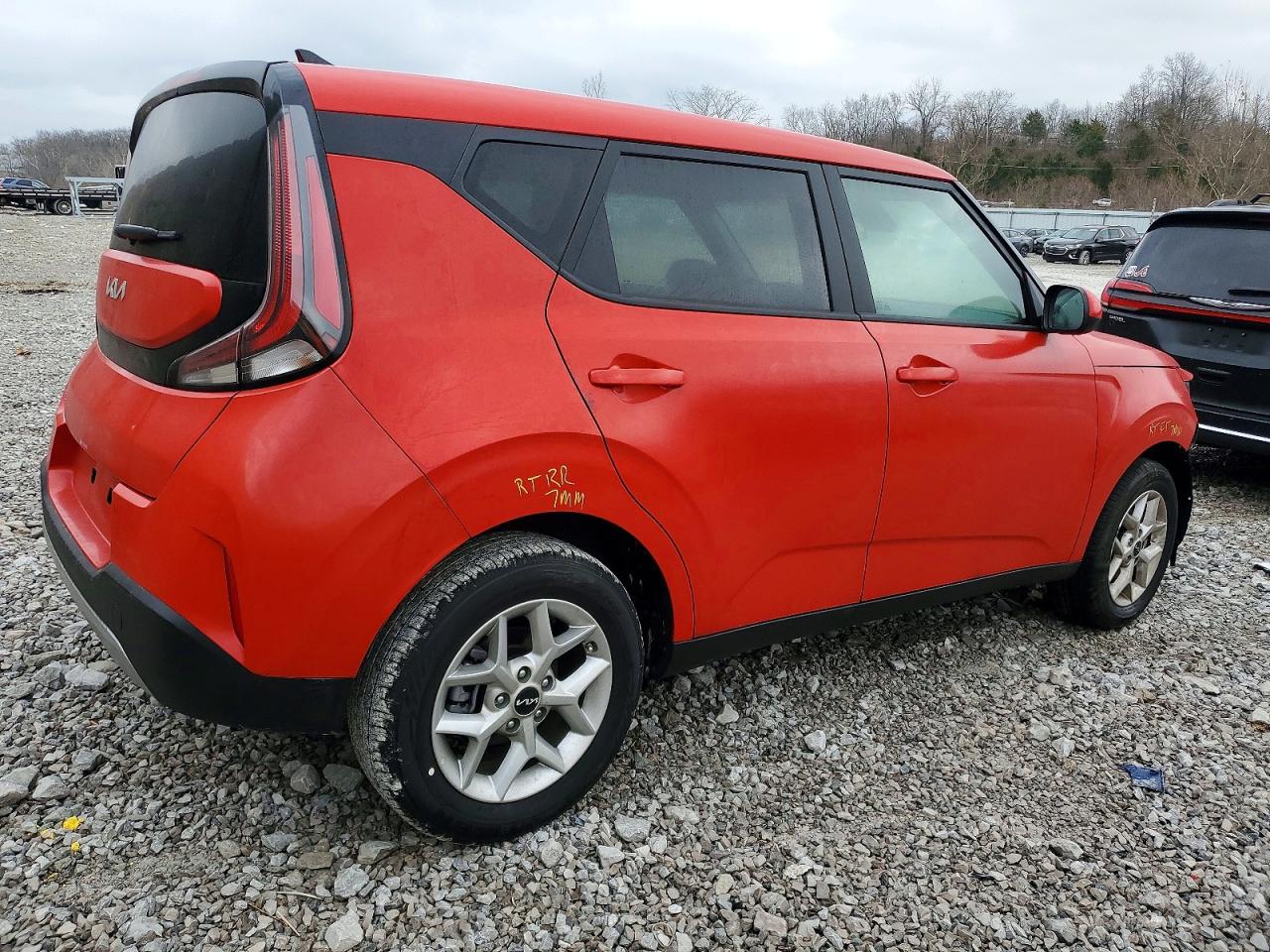 2025 KIA SOUL LX photo 3