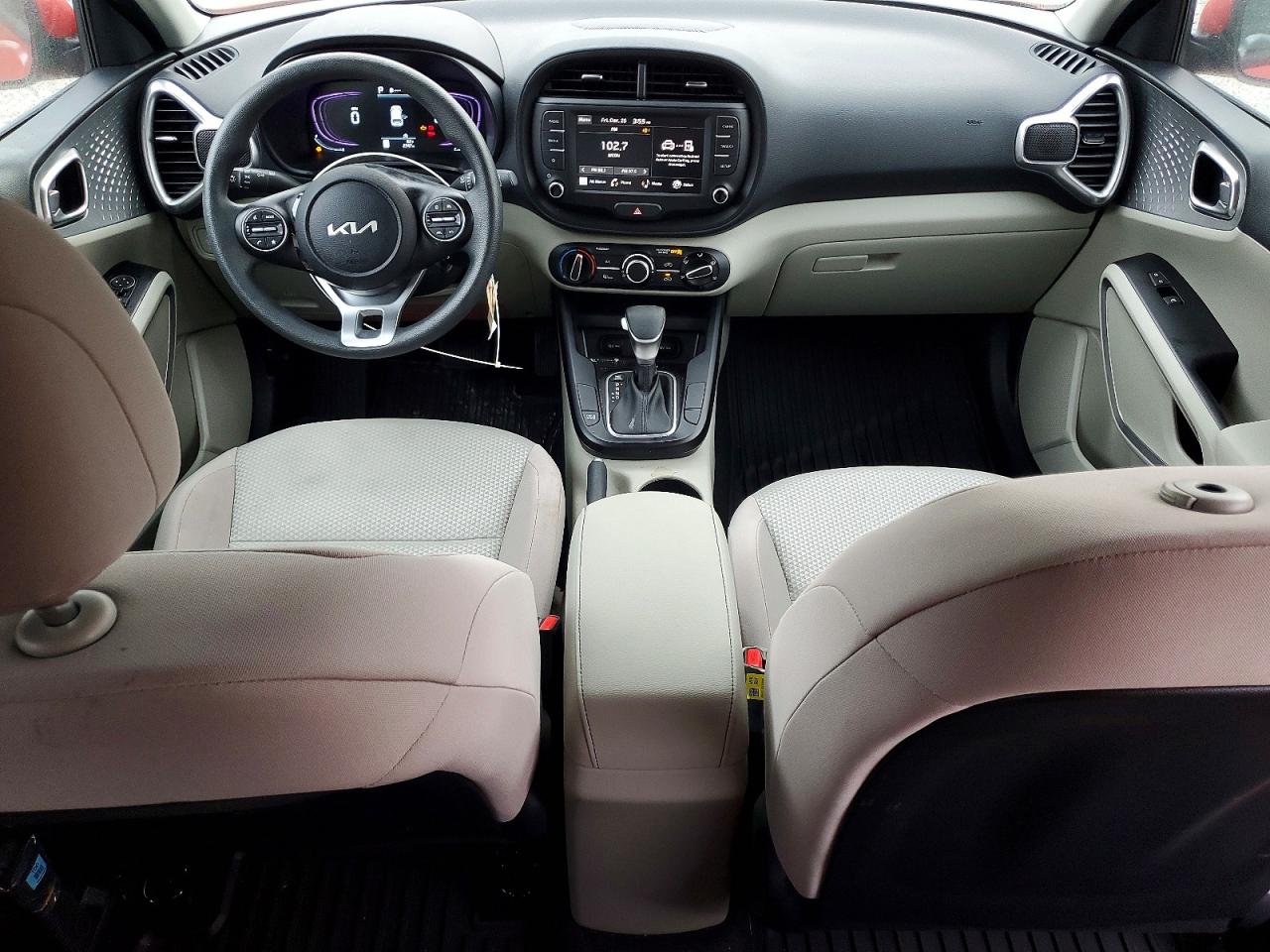 2025 KIA SOUL LX photo 8