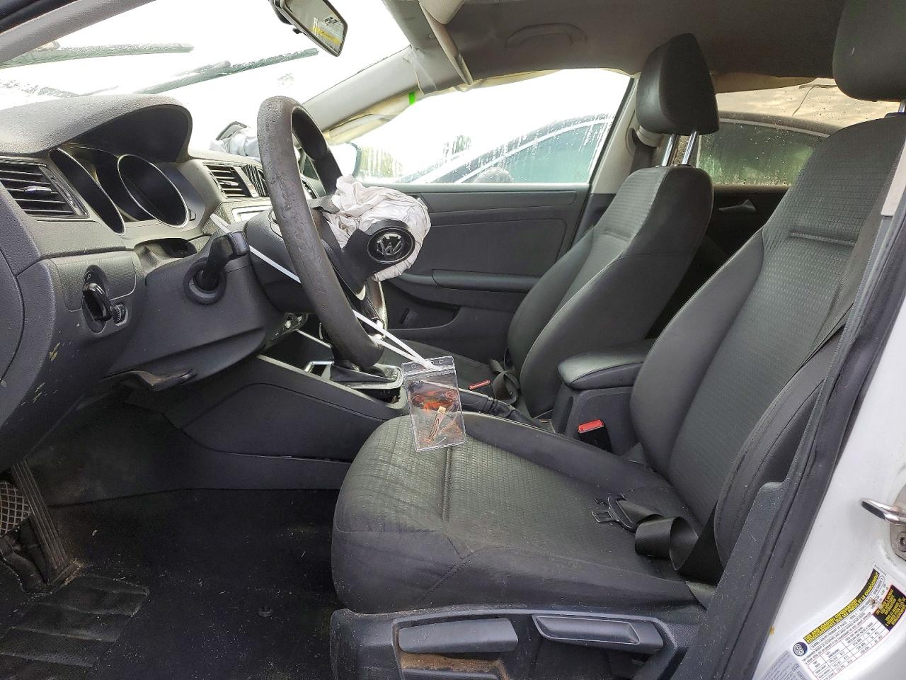 2015 VOLKSWAGEN JETTA BASE photo 7
