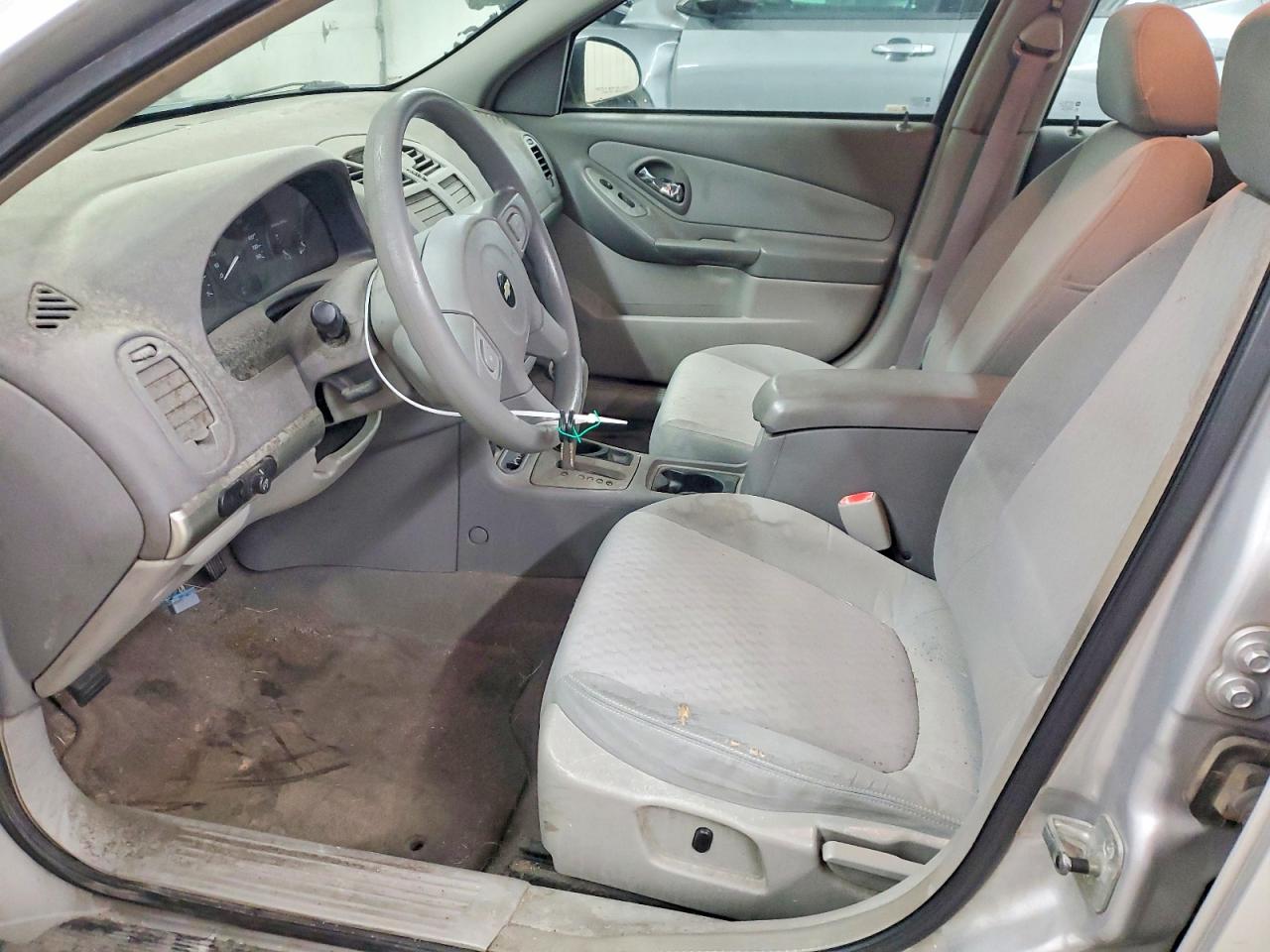 2004 CHEVROLET MALIBU photo 7