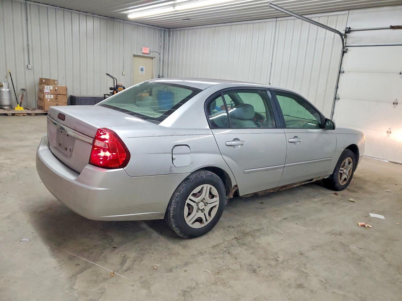2004 CHEVROLET MALIBU photo 3