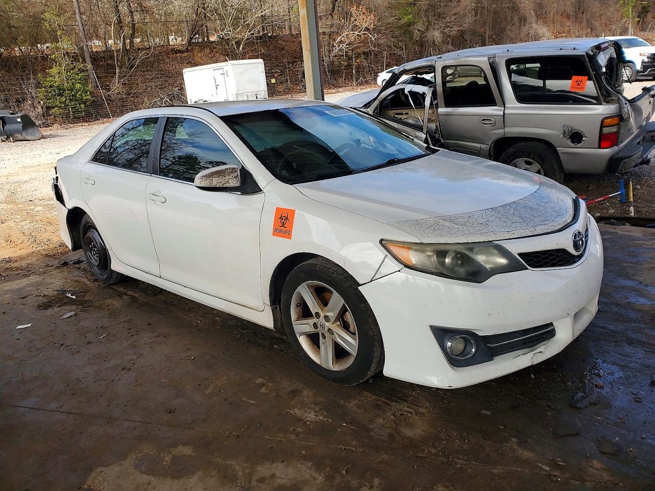 2013 TOYOTA CAMRY L photo 4