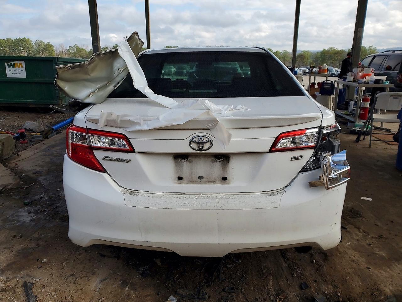 2013 TOYOTA CAMRY L photo 6