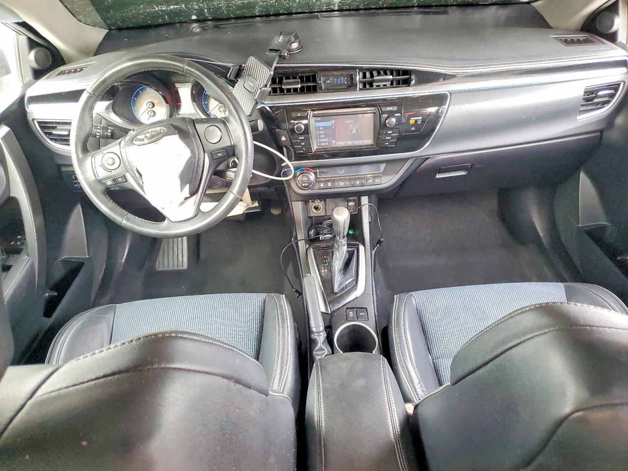 2014 TOYOTA COROLLA L photo 8