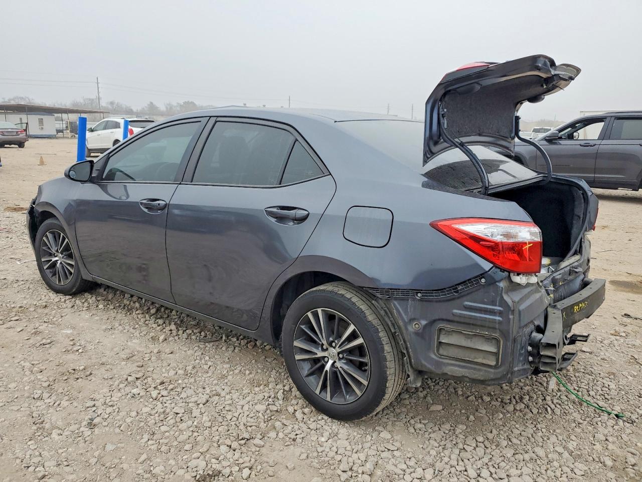 2016 TOYOTA COROLLA L photo 2