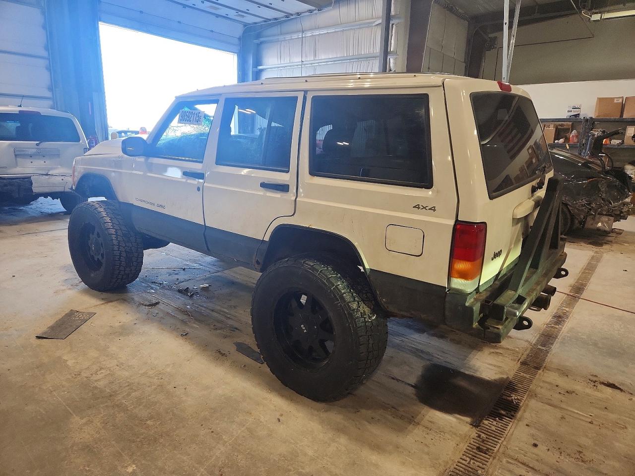 1998 JEEP CHEROKEE SPORT photo 2