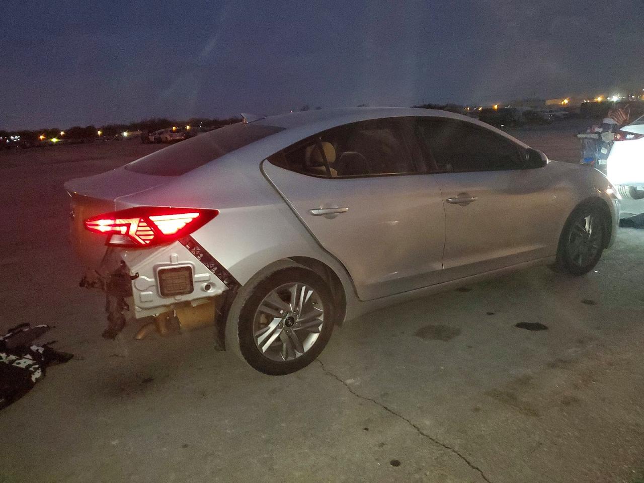 2020 HYUNDAI ELANTRA SEL photo 3