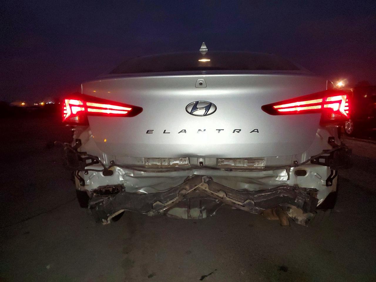 2020 HYUNDAI ELANTRA SEL photo 6