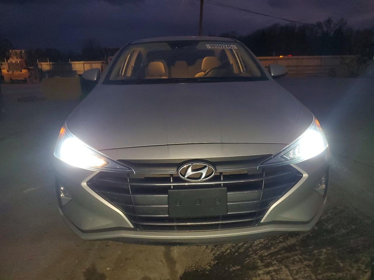 2020 HYUNDAI ELANTRA SEL photo 5