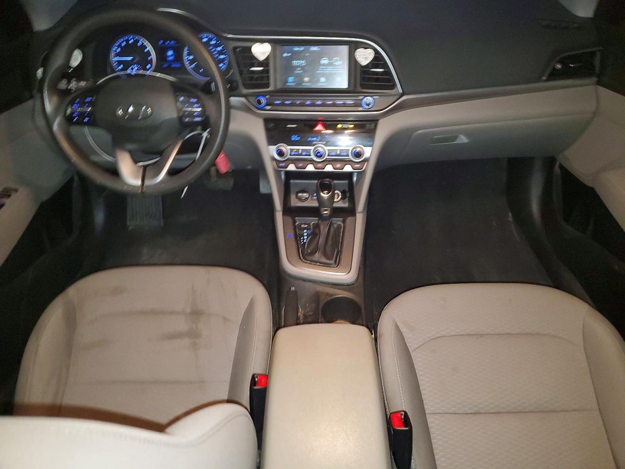 2020 HYUNDAI ELANTRA SEL photo 8